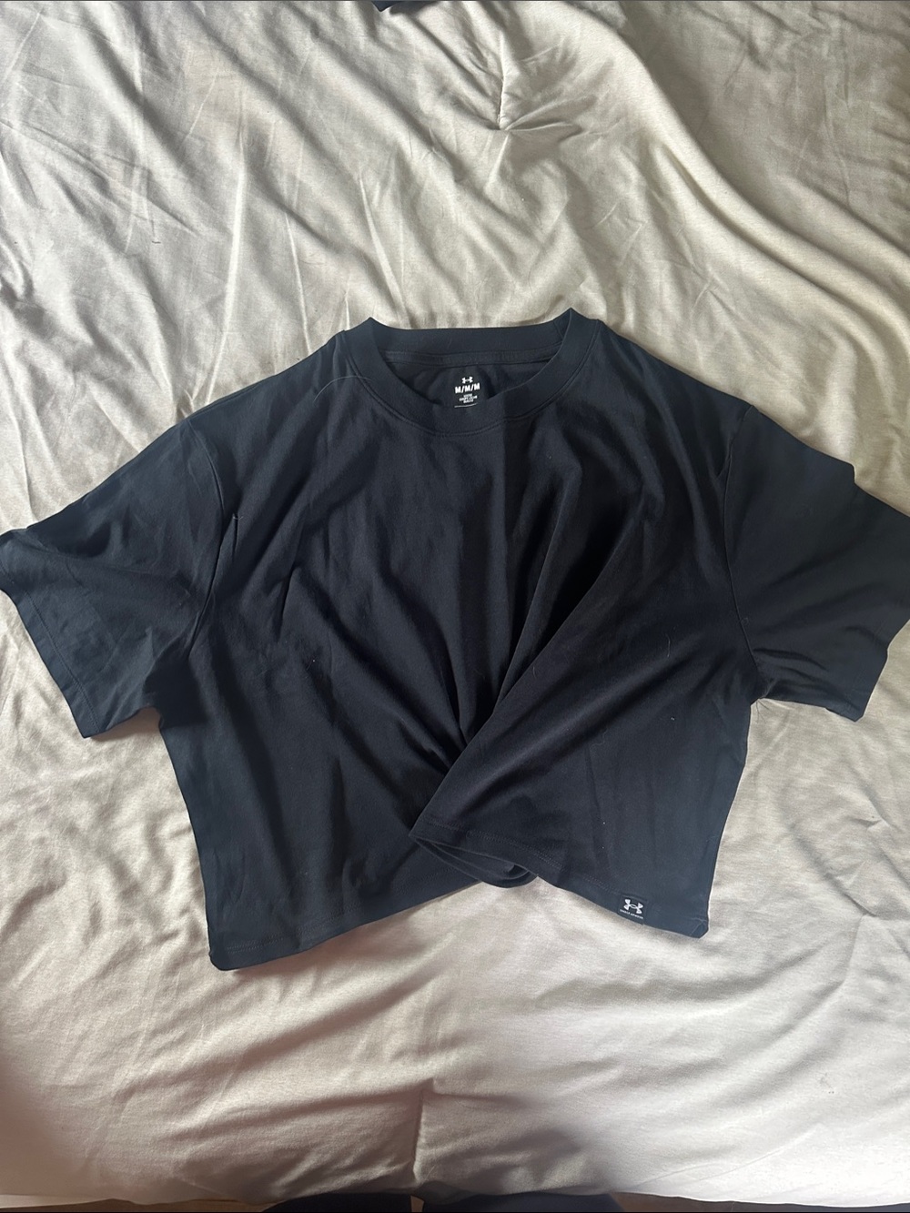 Under Armour Black Twisted Cropped Performance Tee